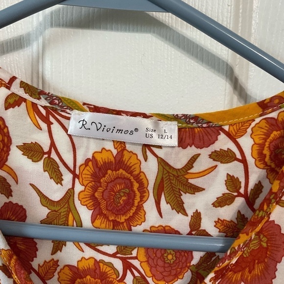 R. Vivimos dress. Size L. Floral. Long sleeve. - Picture 8 of 8